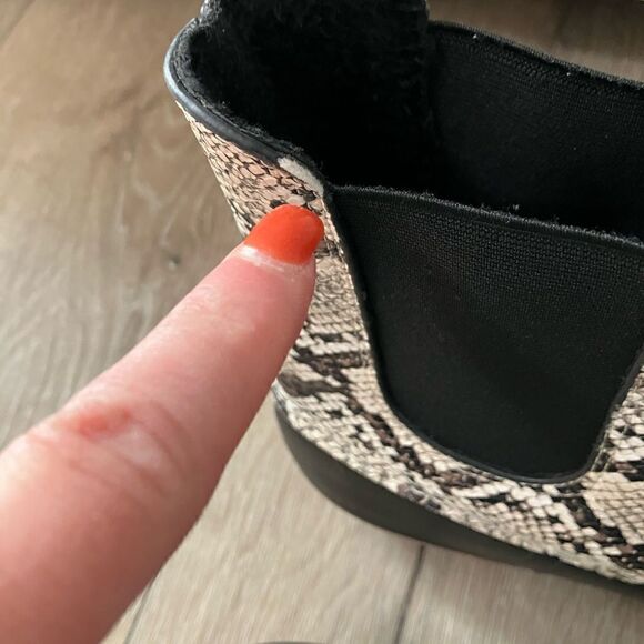 UO Duck Boot Size 9 Urban Outfitters - Picture 9 of 13